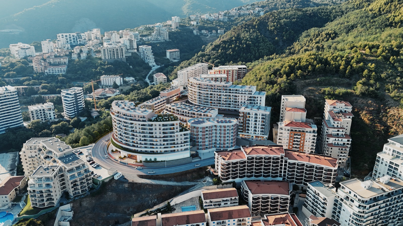 EXCLUSIVE SIGNATURE CLUB RESIDENCE ON THE PICTURESQUE COAST OF MONTENEGRO
